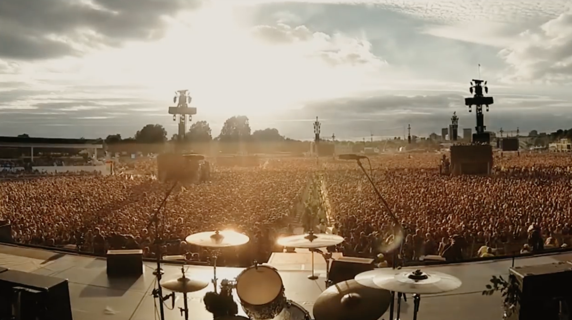 bohemian rapsody cantada por 60000 fans