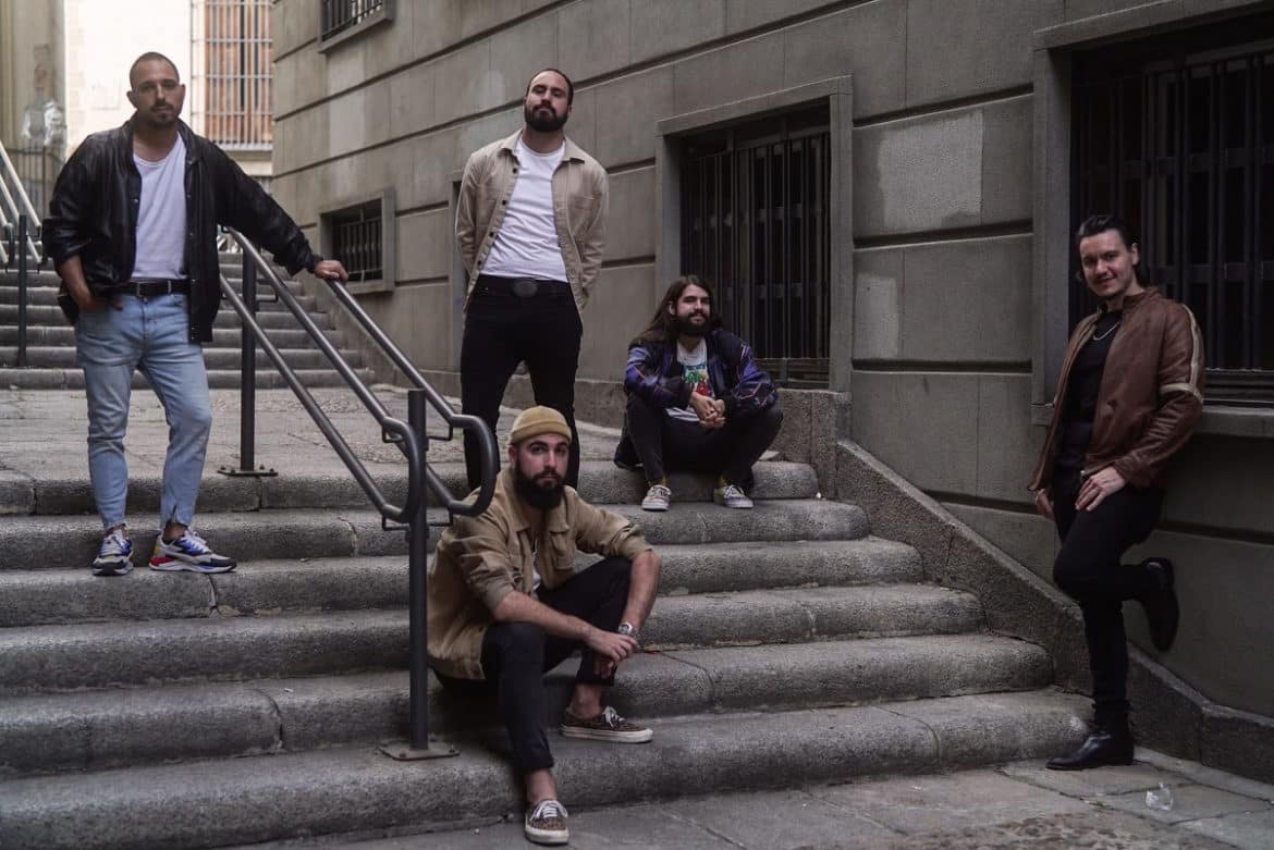 LUNÁTICOS LANZAN "MUNDO PERFECTO”