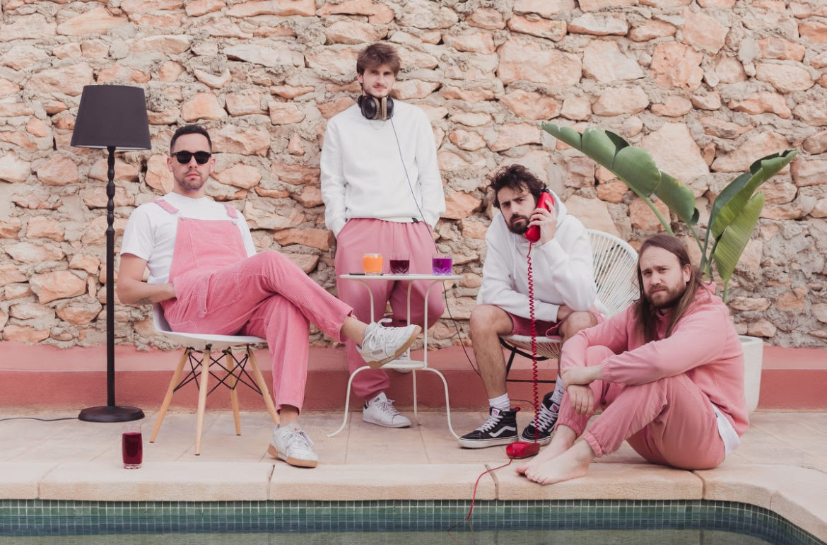 RUTO NEÓN LANZA “LA REINA DEL NILO”